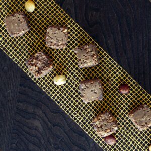 Quadrotti cioccolato al latte e nocciole